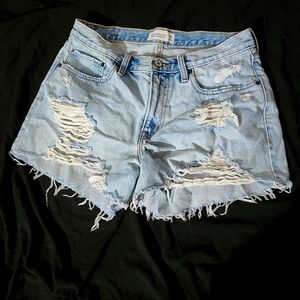 Abercrombie & Fitch Mid Rise Boyfriend Short